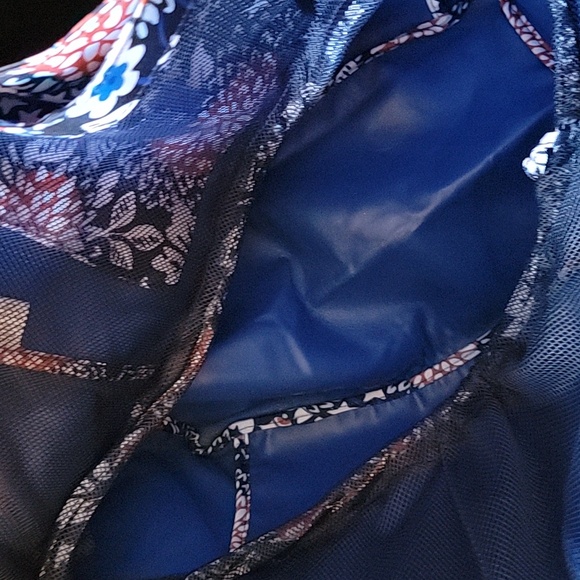 Like New Vera Bradley ReActive Family Tote Bag! Very Large! - Picture 7 of 7